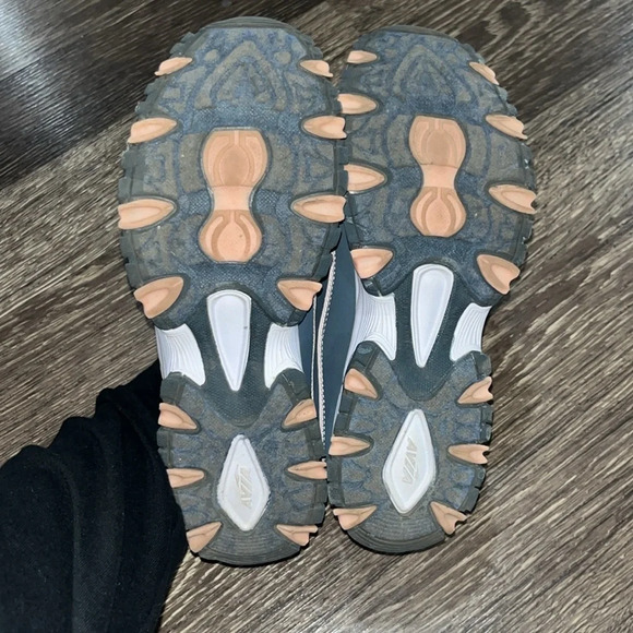 Avia woman’s memory foam tennis shoes size 7.5 - Picture 4 of 6